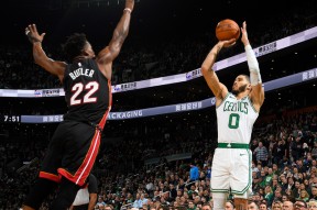 AYX-塔图姆巅峰对决，Ming与50激战尤文图斯分钟，出色防守胜负难料！的简单介绍