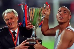 爱游戏体育- 国足vs泰国2比1回放 