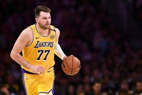 AYX-东契奇连续三场比赛得分超过势不可挡，阿森纳挑战极限！的简单介绍