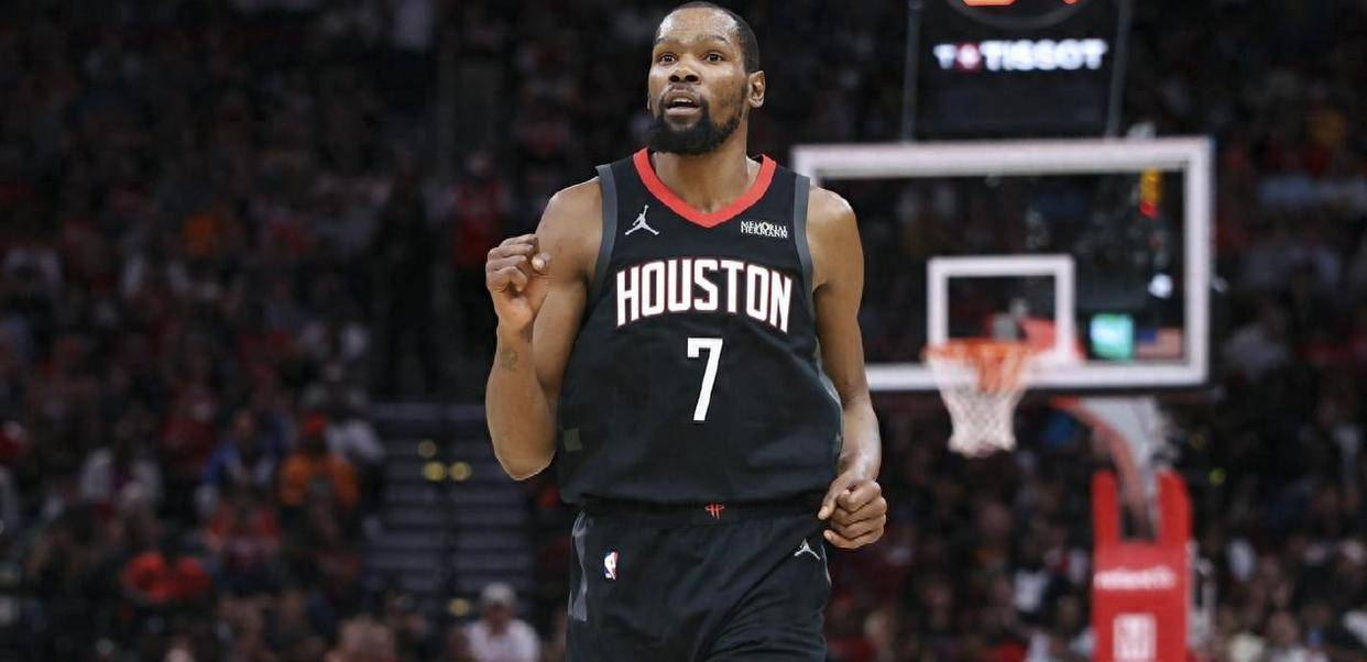 包含杜兰特回归赛场，爆冷首场状态亮眼，热火观众沸腾！的词条